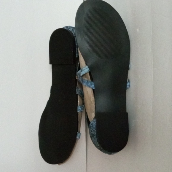 Steve Madden Gladiator Style Sandals 10B Blue Snake Print. Preowned - Picture 7 of 9